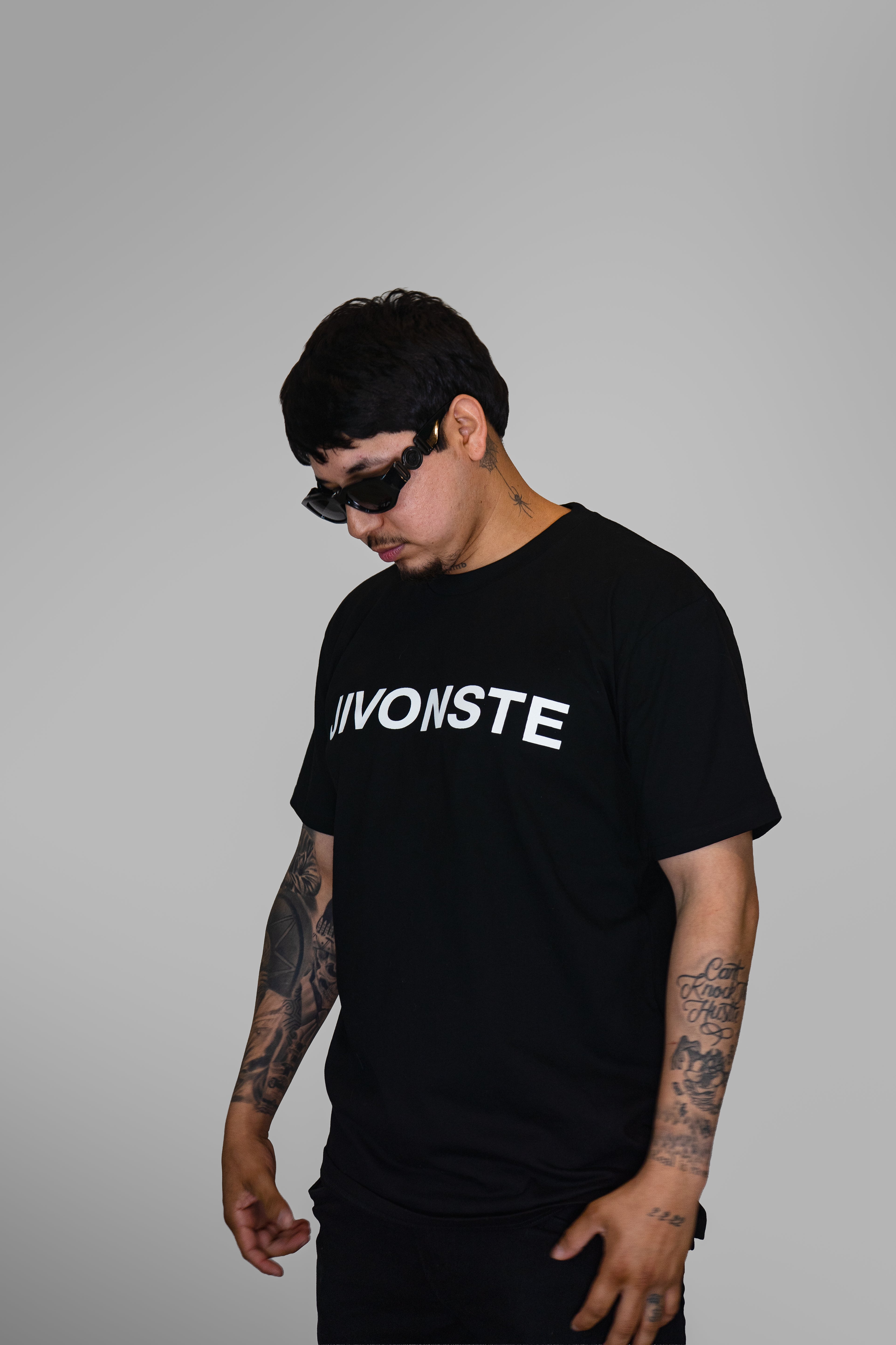 Jivonste BOLD tee