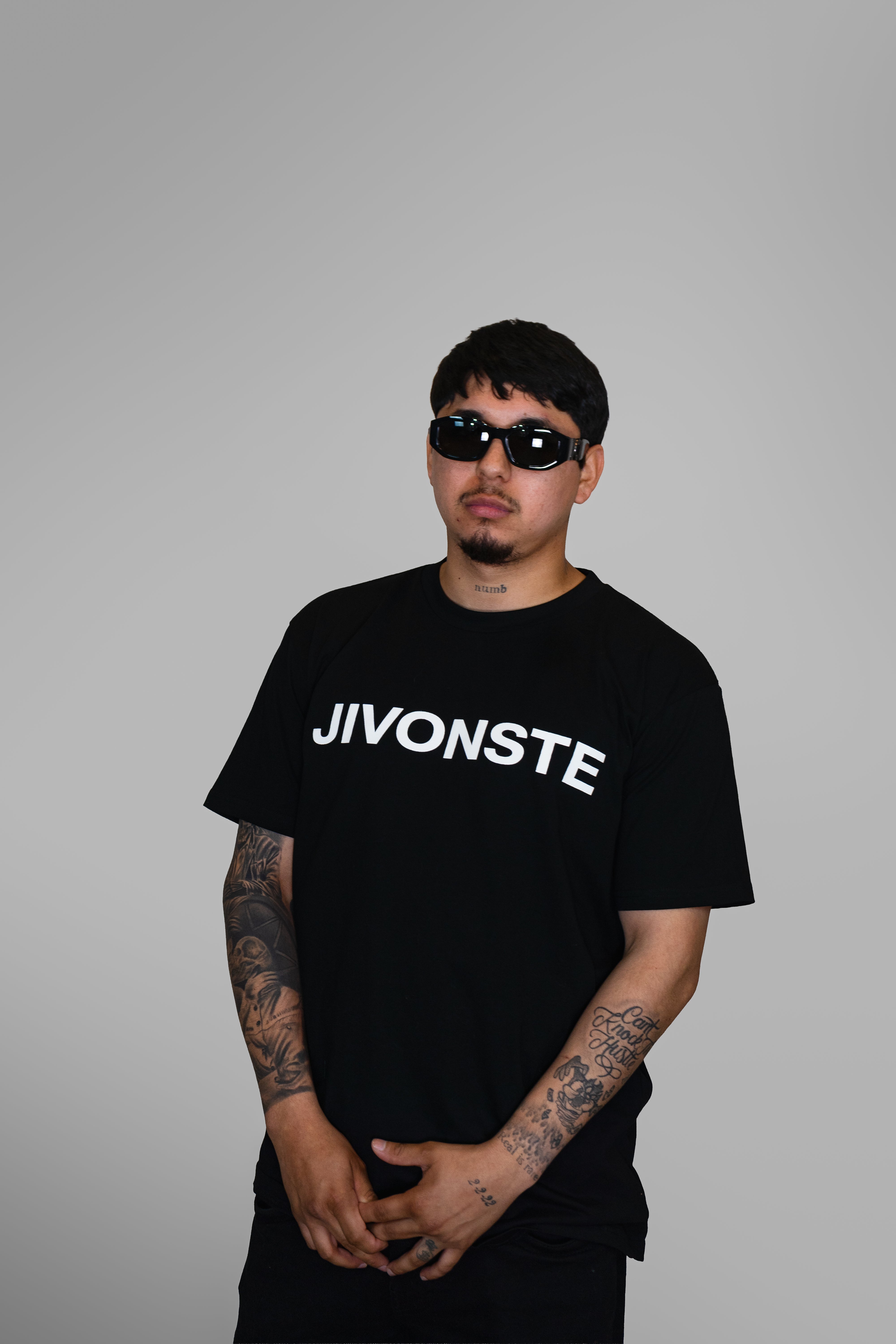 Jivonste BOLD tee